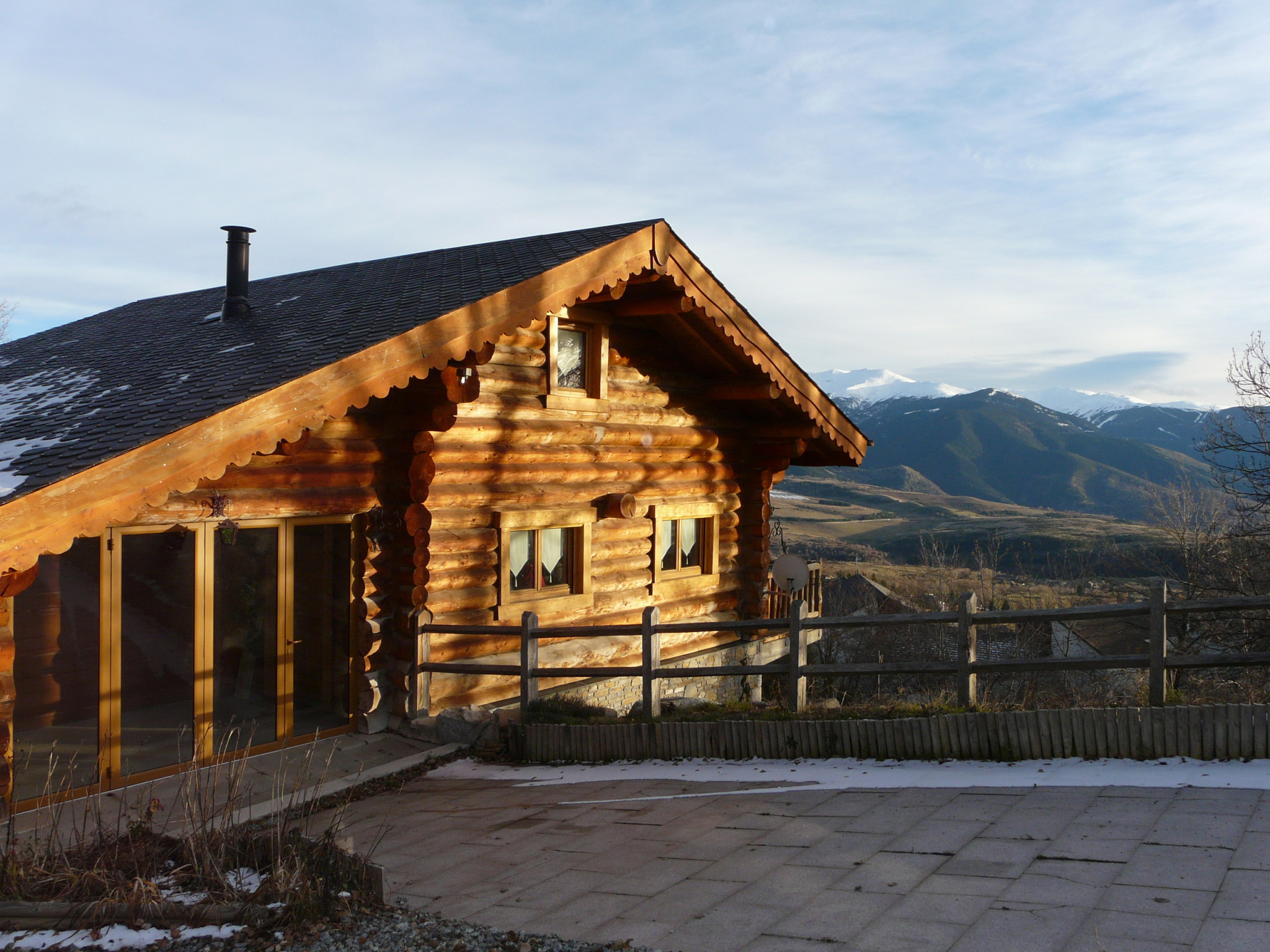 Vente FONT-ROMEU - Magnifique chalet 4 faces en fustes